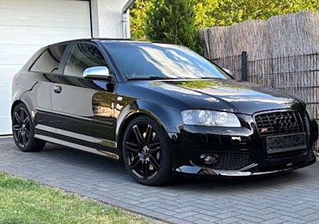 Audi S3 Alcantara, Bose, Navi, 4x Sitzheizung uvm..
