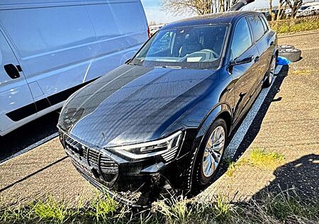 Audi e-tron S ALL-BLACK/22Z./DIG-MTRX/HuD/NACHT/PANO