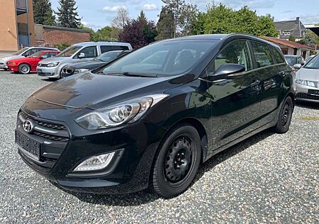 Hyundai i30 blue 1.6 GDI Style Automatik
