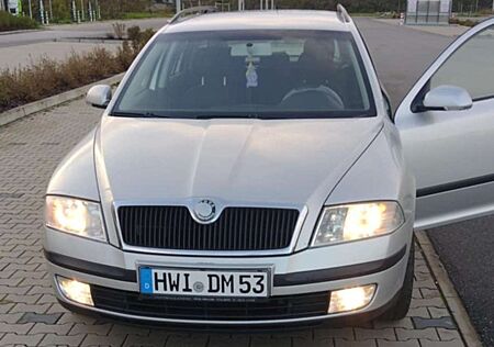 Skoda Octavia Combi 2.0 TDI DPF RS