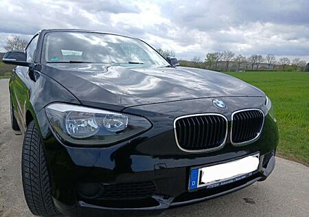 BMW 114 114i , lückenlos Scheckheft,  CARPLAY,  88.500 KM