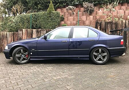 BMW 328i 328