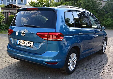 VW Touran Volkswagen 1.6 TDI SCR (BlueMotion Technology) DSG Com