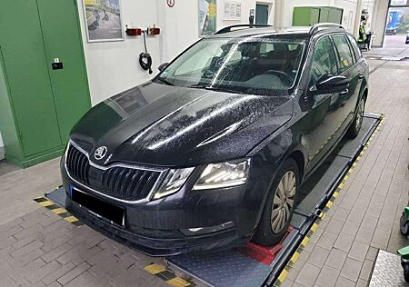 Skoda Octavia Combi Ambition 1.6 TDI ACC LED 1.Hand