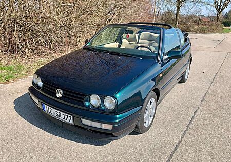 VW Golf Cabriolet Volkswagen Golf Cabrio Classic Edition mit weißen Ledersitzen und Holzinterior