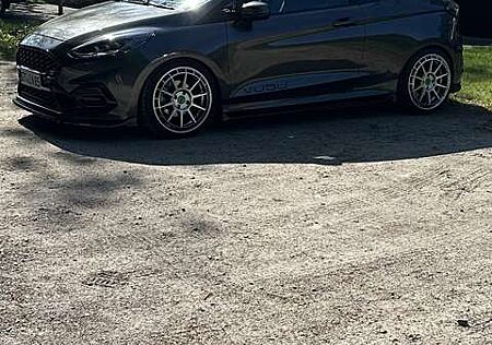 Ford Fiesta 1.5 EcoBoost S&S mit Leder-Exclusiv-Paket ST