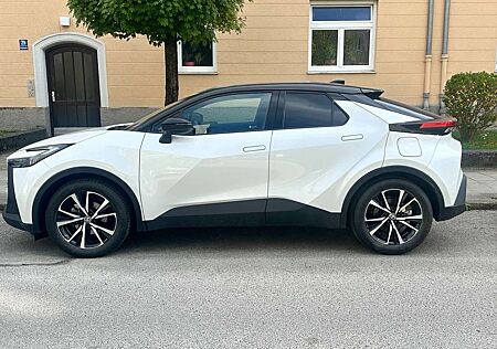 Toyota C-HR 2,0 L Hybrid CVT