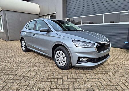 Skoda Fabia 1.0 TSI 95PS Selection 5-türig Rückf.Kamera Par...