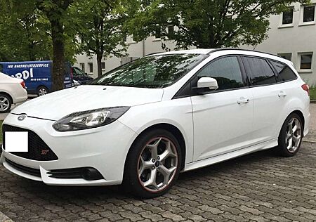 Ford Focus Turnier Turnier 2.0 EcoBoost ST mit Leder-Ex