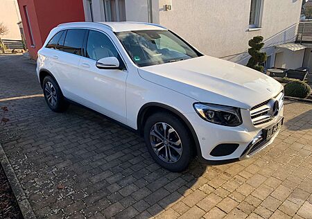 Mercedes-Benz GLC 220 d 4Matic 9G Exclusive+Navi+LED+AHK