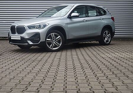 BMW X1 sDrive18i Advantage AHK LED PDC Parkass.
