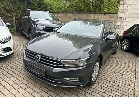 VW Passat Volkswagen Comfortline*Pano*Navi*AHK*R.Cam*SHZ*DAB