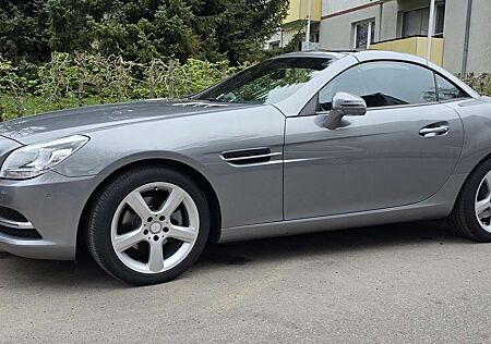 Mercedes-Benz SLK 200 (BlueEFFICIENCY) 7G-TRONIC
