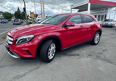 Mercedes-Benz GLA 180 *Bi-XENON*Navi*PDC*Kam*