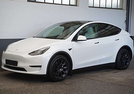 Tesla Model Y Long Range AWD *AHK*20-Zoll*innen weiß*