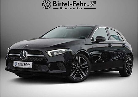 Mercedes-Benz A 180 Panodach Navi Digitales Cockpit Soundsystem