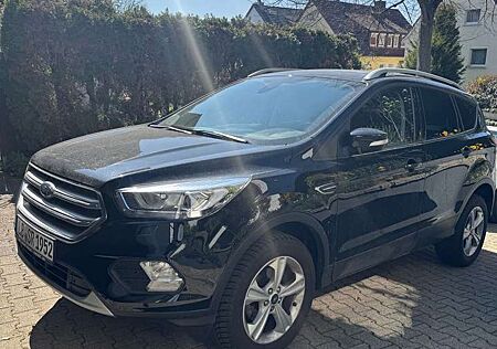 Ford Kuga 1.5 EcoBoost 2x4 Titanium