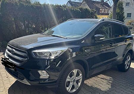 Ford Kuga 1.5 EcoBoost 2x4 Titanium