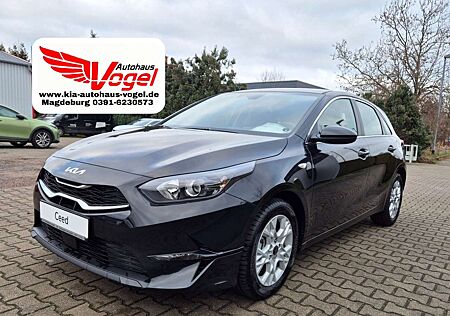 Kia Cee'd Ceed / 1.5 T 140 DTC Vision ACC Navi Rückfahrkamera