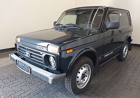 Lada Taiga 4x4 *LEDER*AHK*ALLRAD*