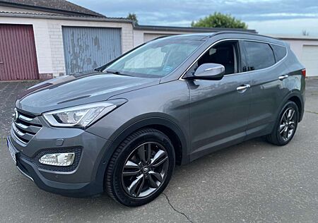 Hyundai Santa Fe Premium 4WD/Automatik/Neu TÜV/Leder/Navi/Kamera