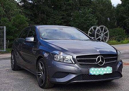 Mercedes-Benz A 180 (BlueEFFICIENCY) Urban