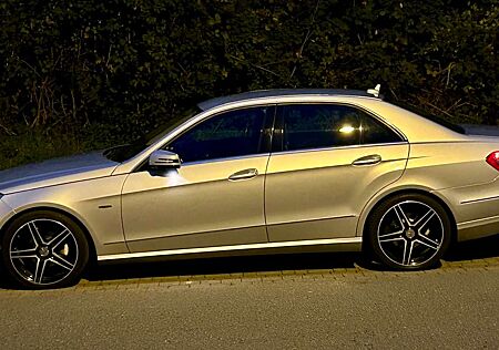Mercedes-Benz E 200 CDI DPF BlueEFFICIENCY 7G-TRONIC Avantgarde