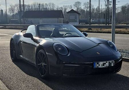 Porsche 992 Carrera 4 Cabriolet