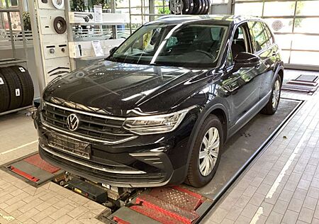 VW Tiguan Volkswagen 1.5 TSI DSG Active PDC Klima Navi Sitzhzg