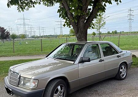 Mercedes-Benz 190 E