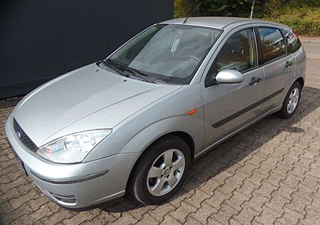 Ford Focus 1,8 Viva 8 Fach bereift