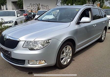 Skoda Superb Combi Ambition*SHZ*KLIMA*PDC*117TKM*