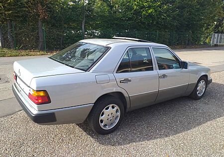 Mercedes-Benz E 200 E-Klasse
