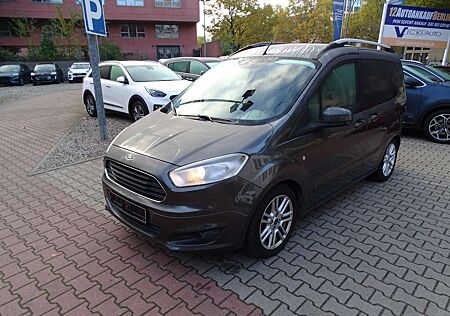 Ford Tourneo Courier 1.0 EcoBoost Titanium