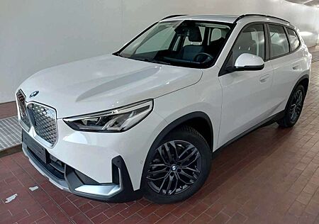 BMW iX1 xDrive 30 ACC Kam HarmanKardon DrivingPlus