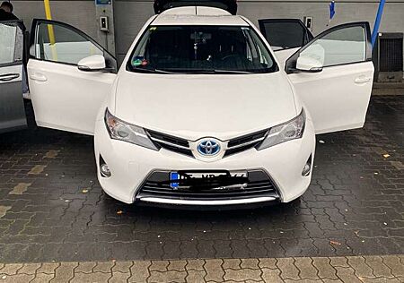 Toyota Auris Hybrid Life+