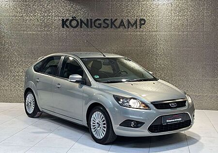 Ford Focus Lim. Titanium *AHK*SHZ * PDC* TÜV NEU*