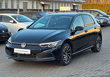 VW Golf Volkswagen VIII Lim.Life eTSI DSG*NAVI*SHZ*ACC*CAM*AHK