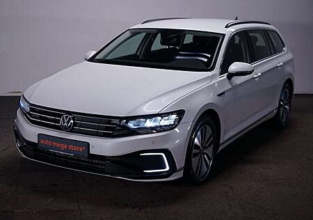 VW Passat Variant Volkswagen Anhängerkupplung/Kamera / ACC/Key