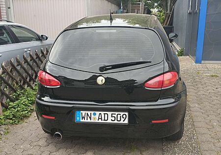 Alfa Romeo 147 1.6 Twin Spark Progression