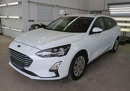 Ford Focus 2.0 LED NAVI BLIS Kamera ACC