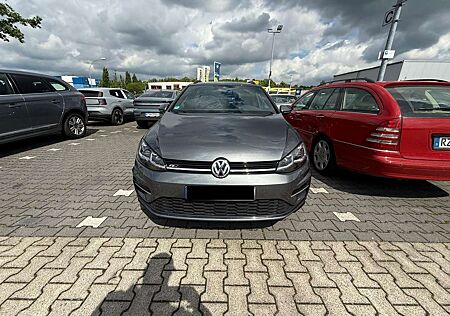 VW Golf Variant Volkswagen Highline R-Line 1HD NAVI AUT CAM