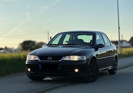 Opel Vectra 1.8 Edition 2000 AUTOMATIK Perfekt für Anfänger