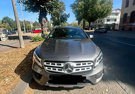 Mercedes-Benz GLA 200 7G-DCT AMG Line