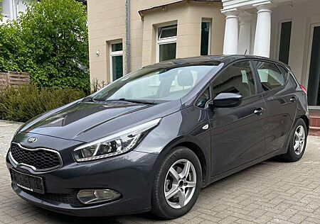 Kia Cee'd Ceed / 1.6