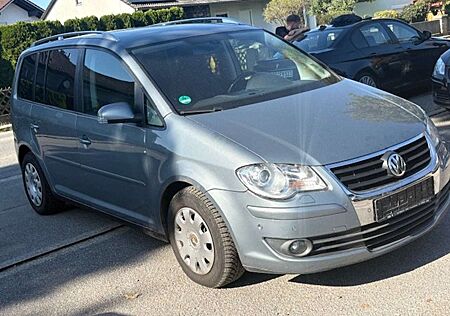 VW Touran Volkswagen United Automatik 7 Sitze Motor Raucht
