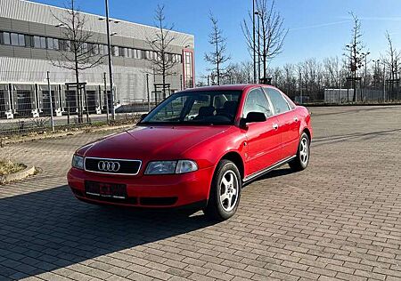 Audi A4 1.8 WENIG KM