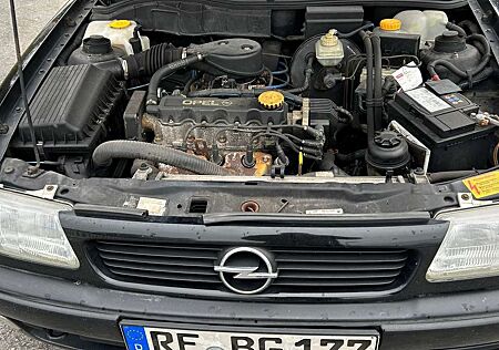 Opel Astra Cabrio 1.6i Bertone Edition