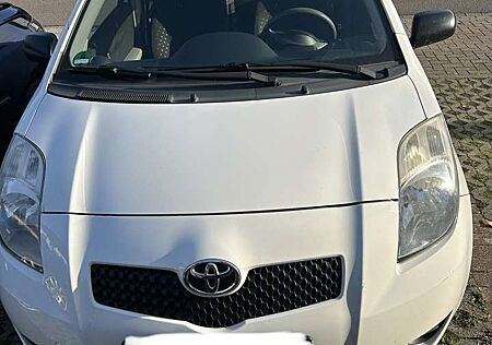 Toyota Yaris 1.0 VVT-i Luna