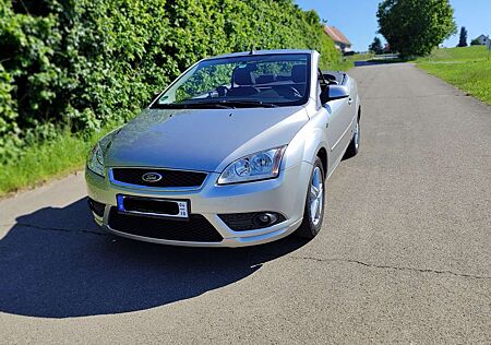 Ford Focus CC Coupe-Cabriolet 2.0 16V Titanium